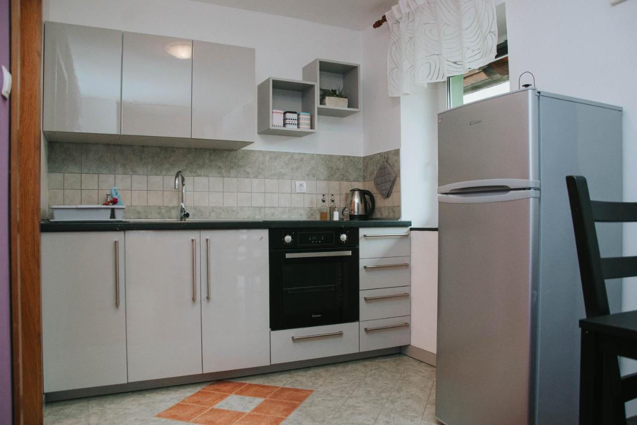 Apartma Metija Lux Z Savno كوباريد المظهر الخارجي الصورة