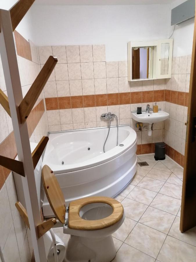 Apartma Metija Lux Z Savno كوباريد المظهر الخارجي الصورة
